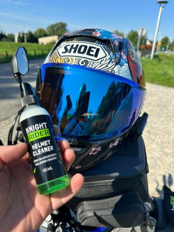 zestaw turystyczny czyszczenia kasku motocyklowego wizjera helmet cleaner travel kit moto akcesoria usuwanie owadow zabrudzen szyb gogli okularow motocykl narciarski snowboardowy visor cleaning spray outdoor preparat premium Knight Rider 30 100 ml